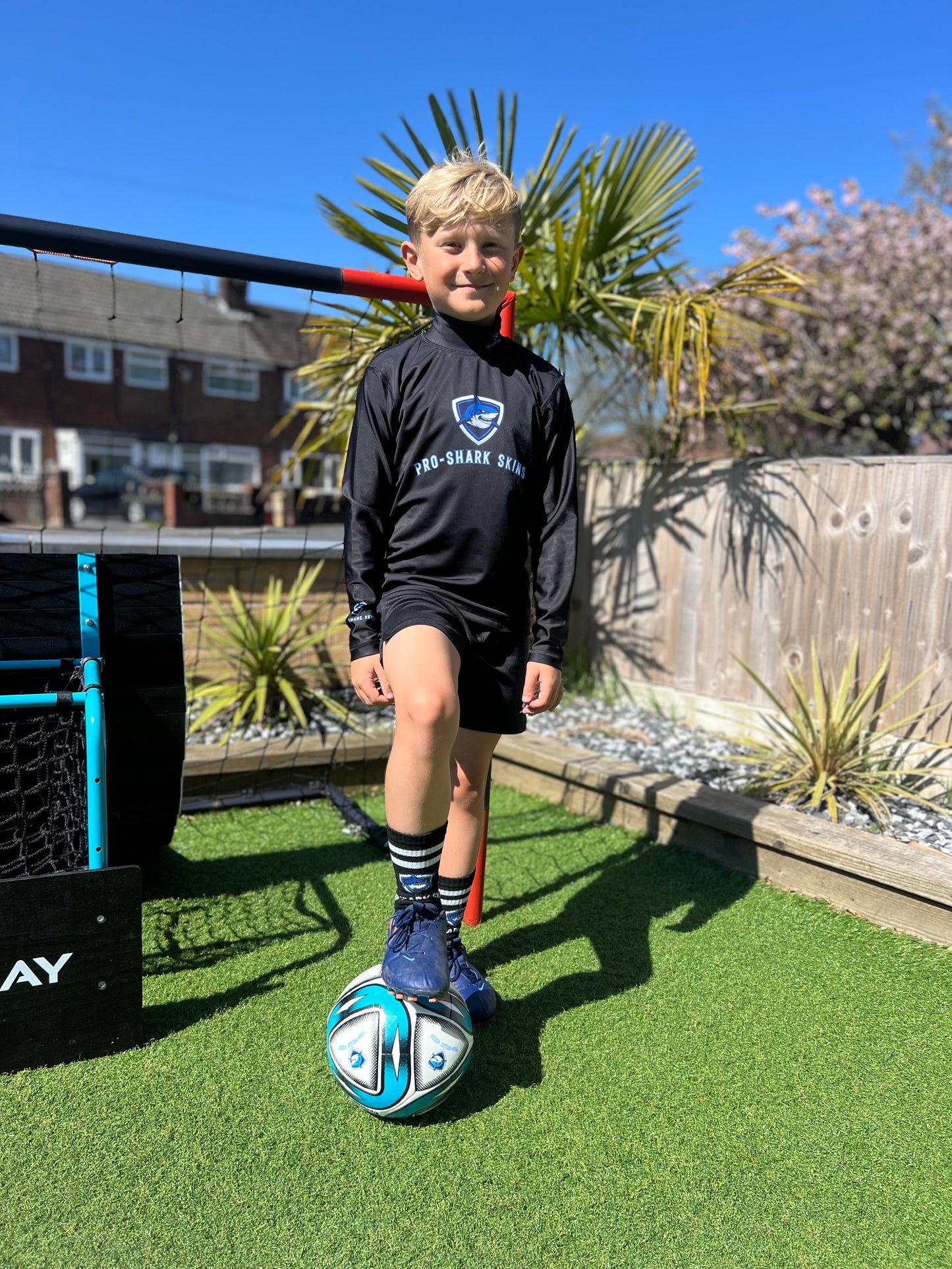 EXCLUSIVE Pro-Shark FIFA Grade size 4 Hybrid quality football matchball