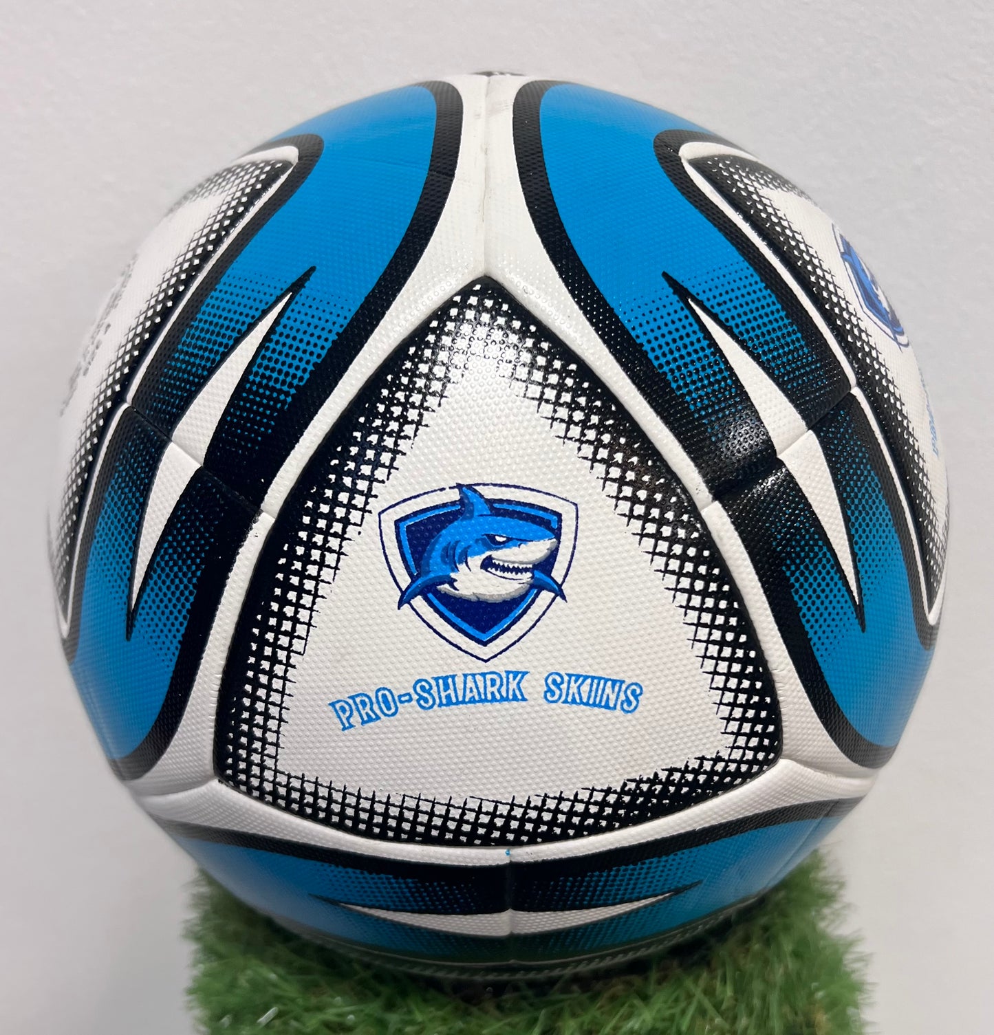 EXCLUSIVE Pro-Shark FIFA Grade size 4 Hybrid quality football matchball