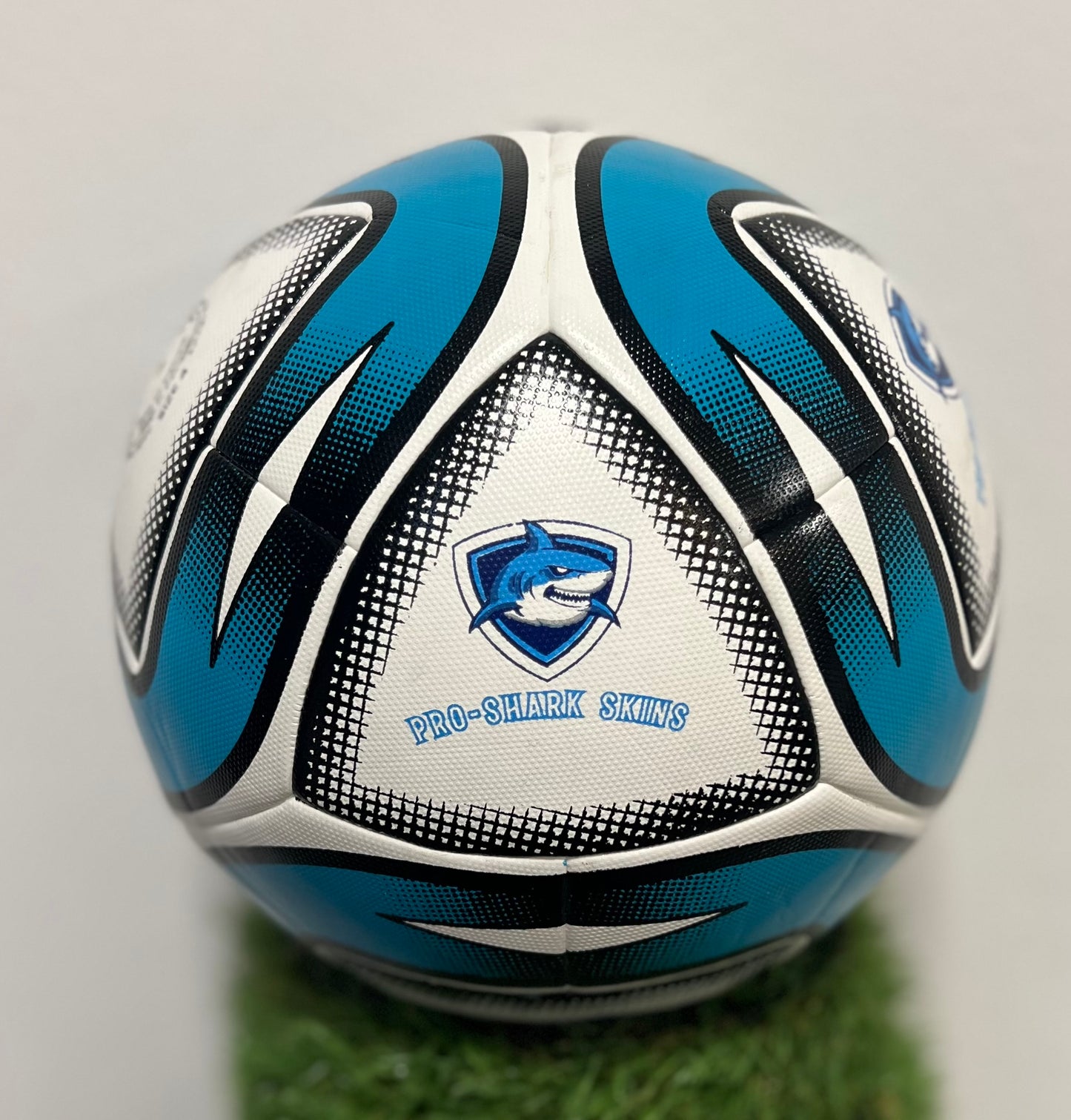 EXCLUSIVE Pro-Shark FIFA Grade size 4 Hybrid quality football matchball